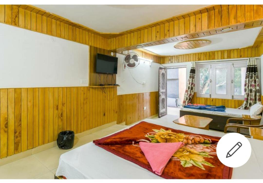 Tirthan Crest Homestay Banjār 部屋 写真