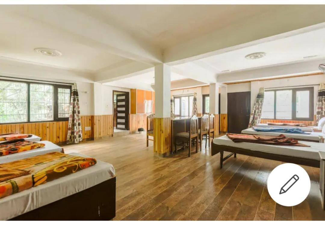 Tirthan Crest Homestay Banjār エクステリア 写真