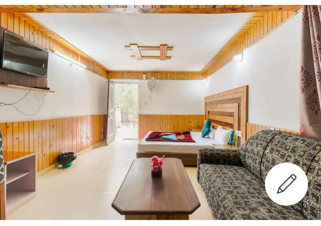 Tirthan Crest Homestay Banjār エクステリア 写真