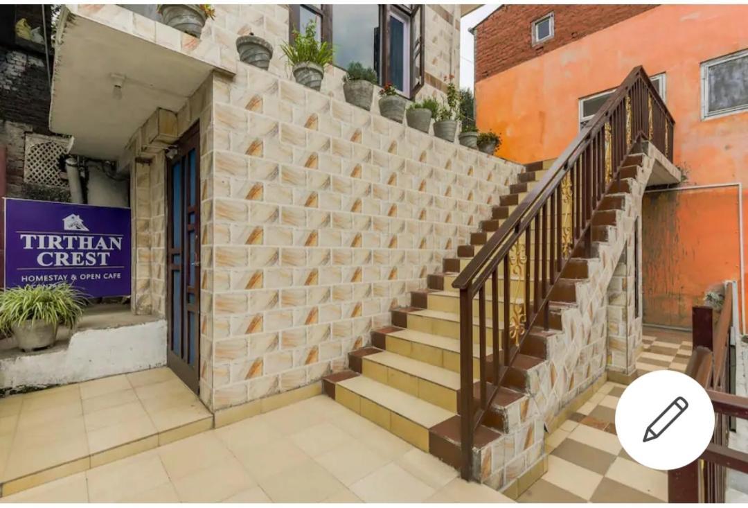 Tirthan Crest Homestay Banjār エクステリア 写真
