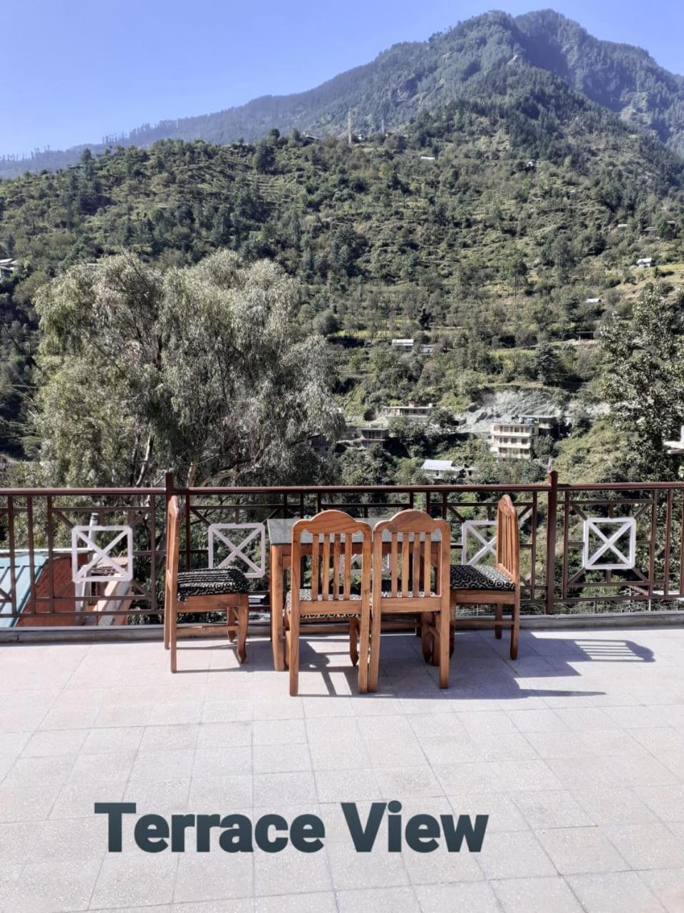Tirthan Crest Homestay Banjār エクステリア 写真
